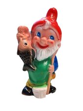 Tuinkabouter met zwarte vis (kunststof) 14cm